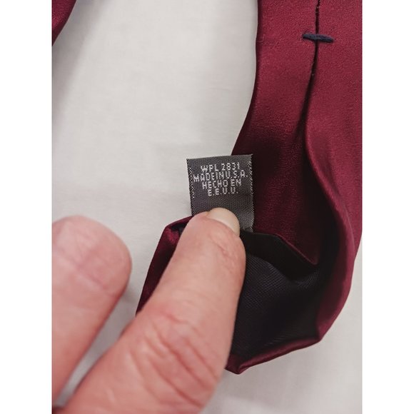 Arrow 100% Imported Silk Men's Tie Red Made in the USA - Picture 4 of 4